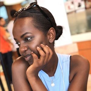 Meet your Posher, Raissa